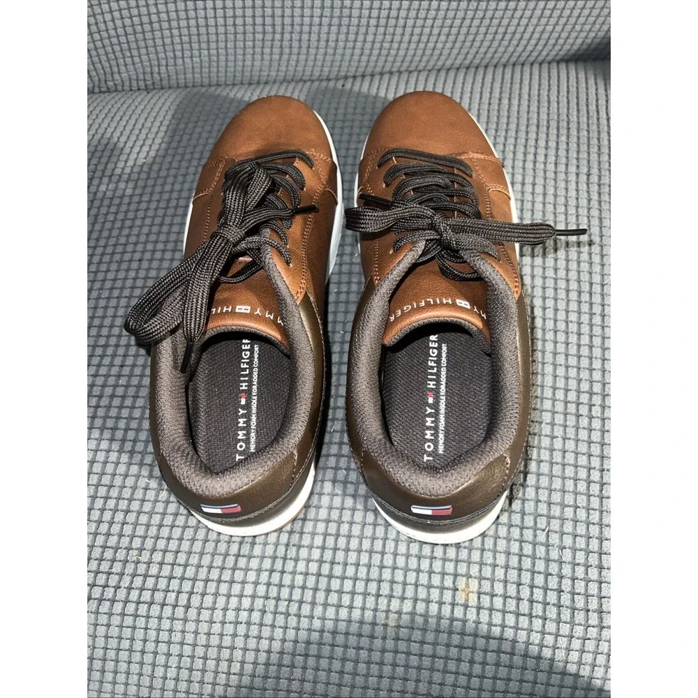 Tommy Hilfiger Loafer Comfort Memory Foam Insole Sneaker Size 8.5